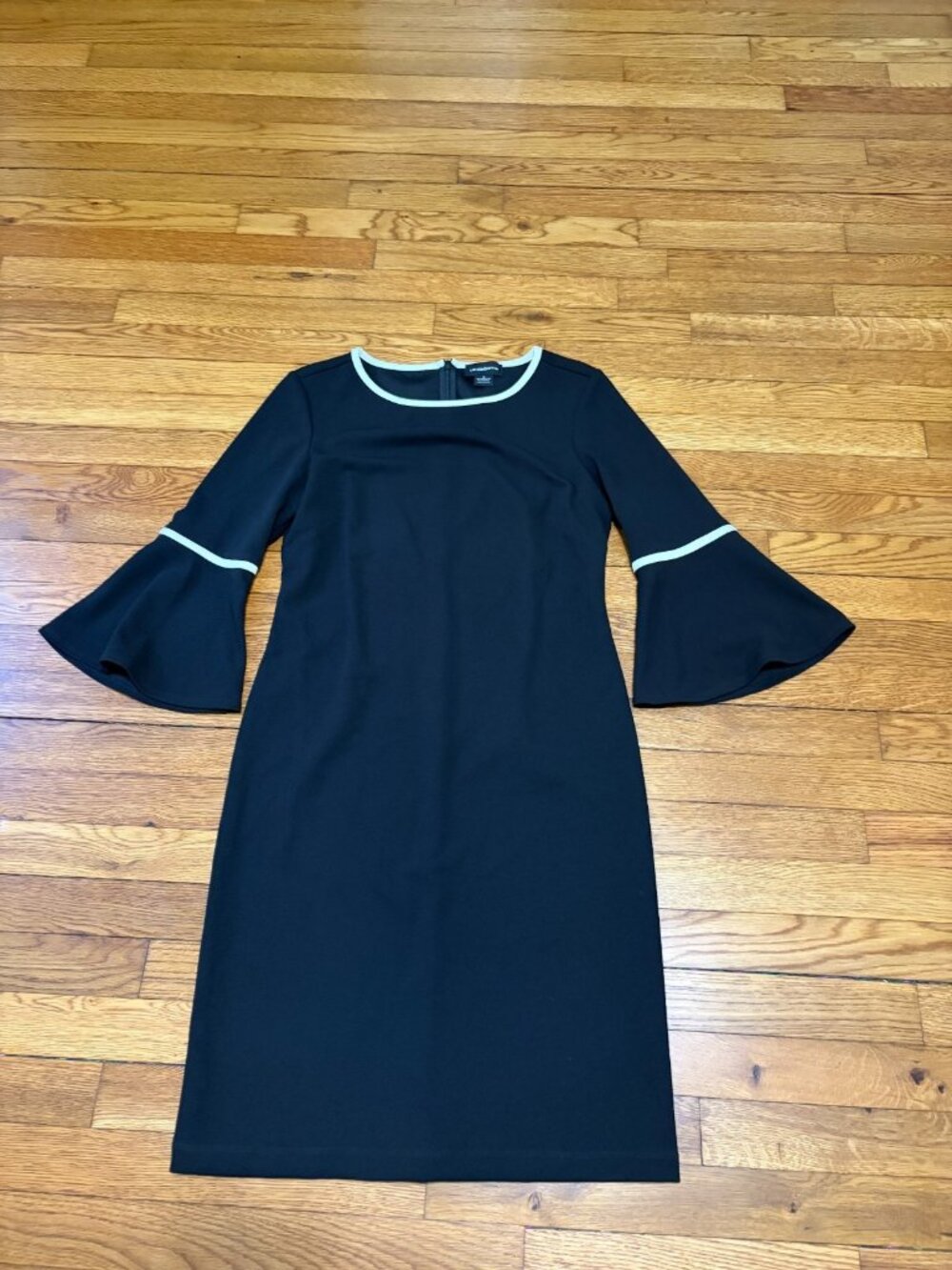Liz Claiborne Womens Bell Sleeve Dress Size 6 Black Knee Length Cocktail Party
